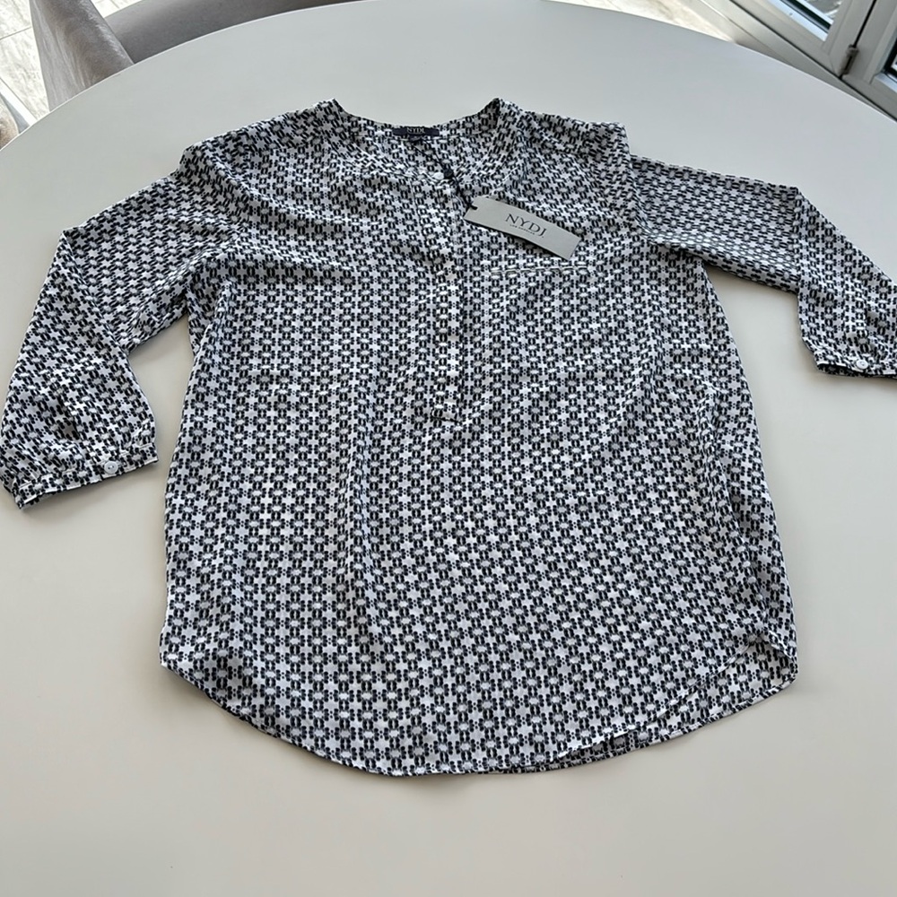 NYDJ blouse with pleatback